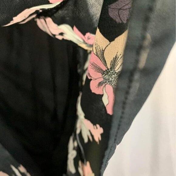 WOMAN’S Tunic, Size Medium. Floral. Long Sleeve. Back Cutout Detail. Moc… - Picture 6 of 7